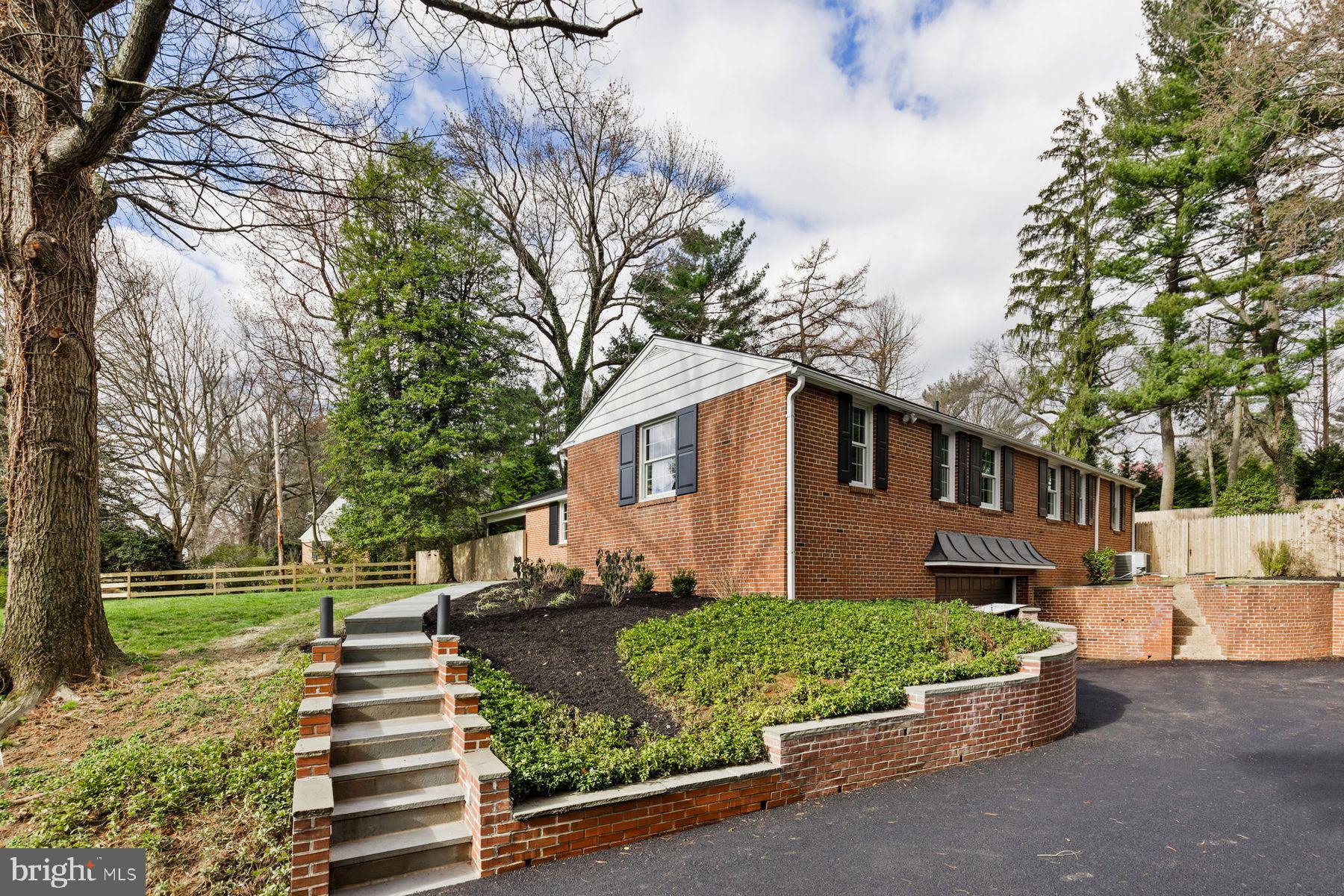 CHESTNUT HILL - Residential