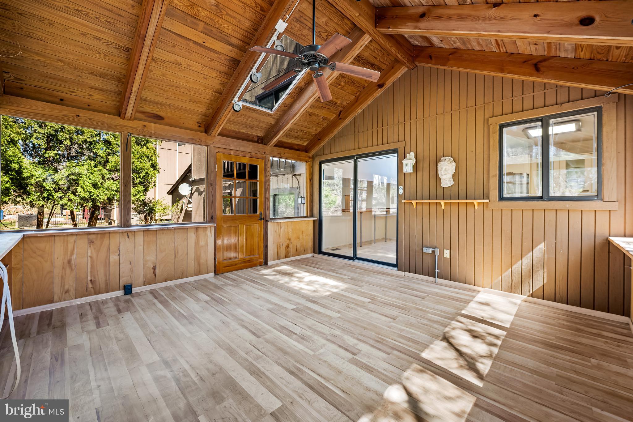 VELVET HILLS - Residential