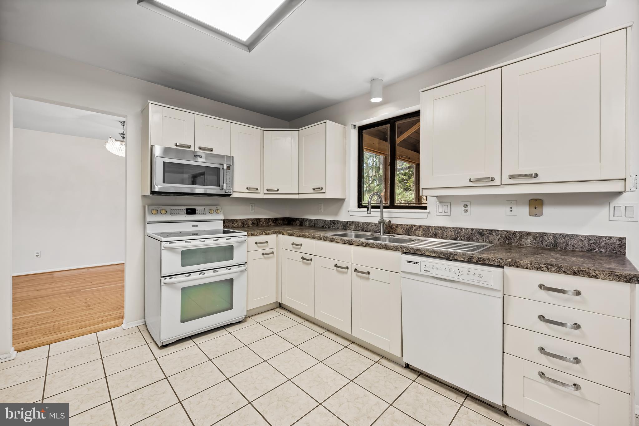 VELVET HILLS - Residential