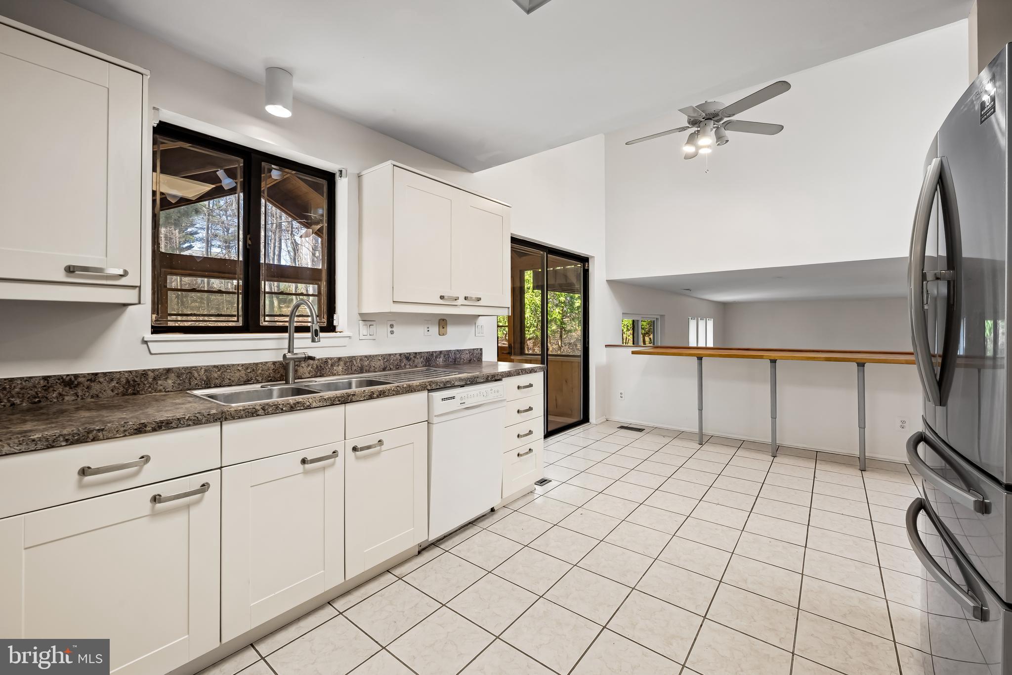 VELVET HILLS - Residential