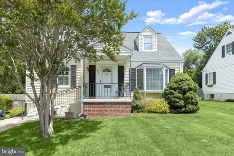 MLS: MDBC2159936