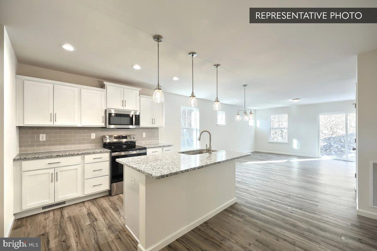 HILLS AT VALLEY VIEW - Residential