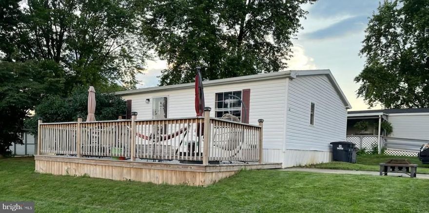 Spacious 1,404 sq ft of 1 floor living! 2001 REDMAN 27x52 doublewide with 4 beds, 2 baths located on a corner lot in Log Cabin Court, East Earl.  $489/mo lot rent (plus Sewer $61.67 mo. and Water based on use. Trash separate.) Pets allowed. All age community.  Kitchen Appliances and shed included.  see 24 pics!