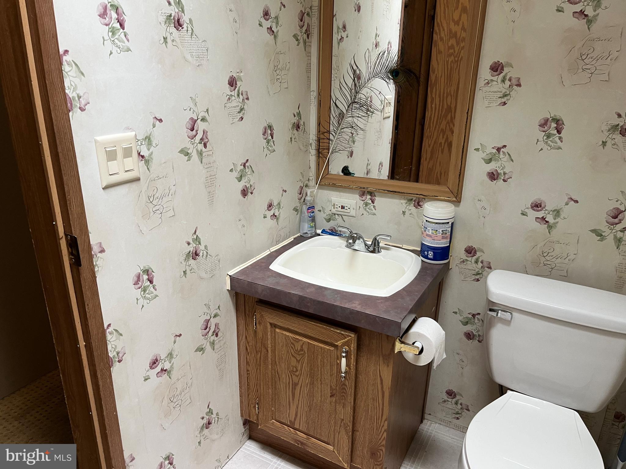 LOG CABIN COURT - Residential