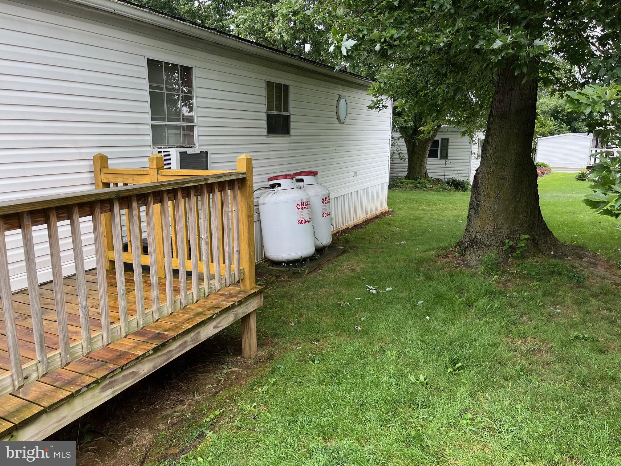 LOG CABIN COURT - Residential