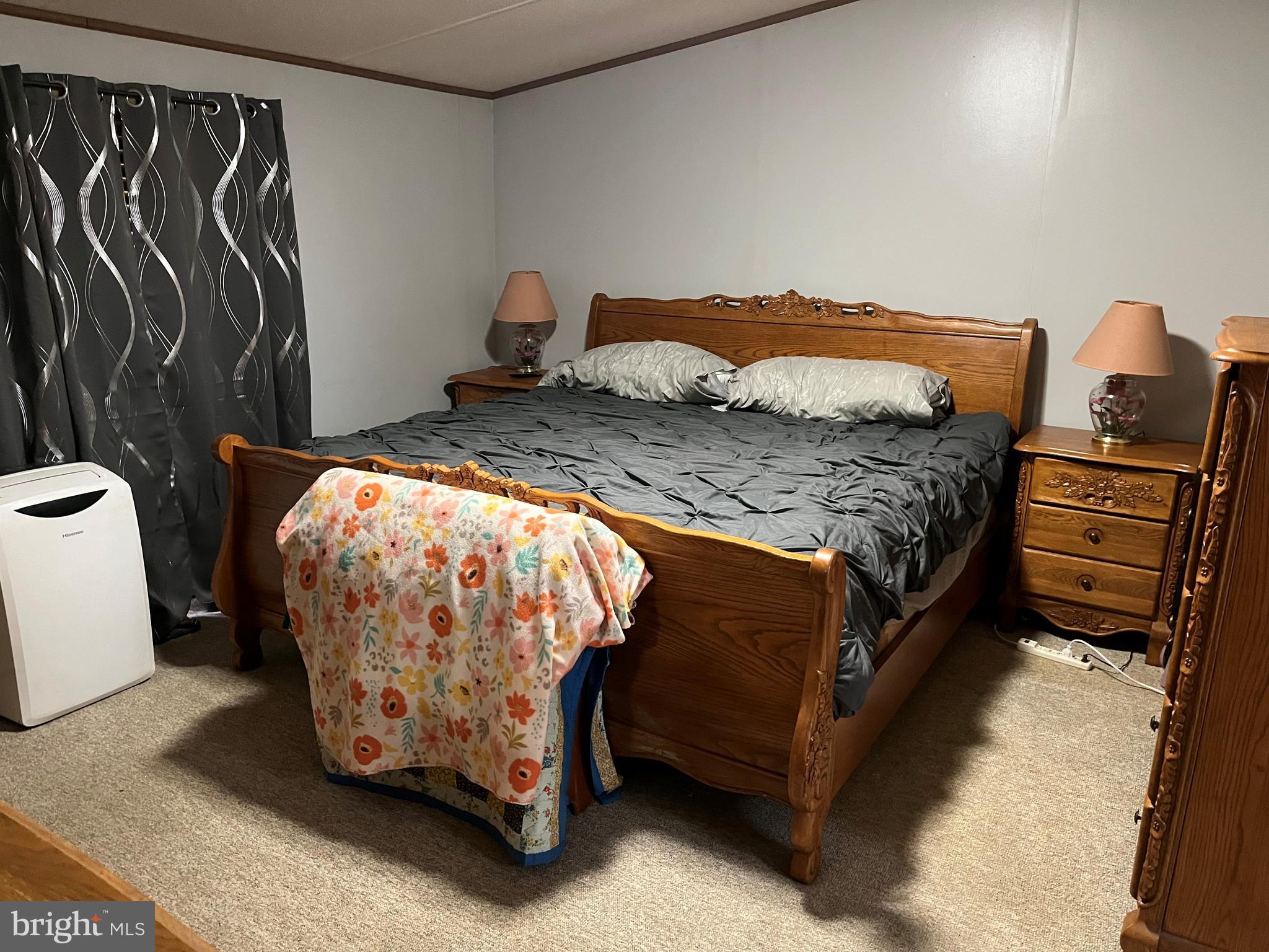 LOG CABIN COURT - Residential