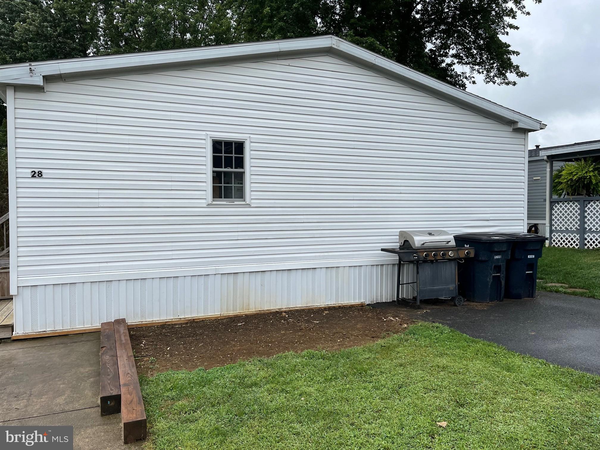 LOG CABIN COURT - Residential