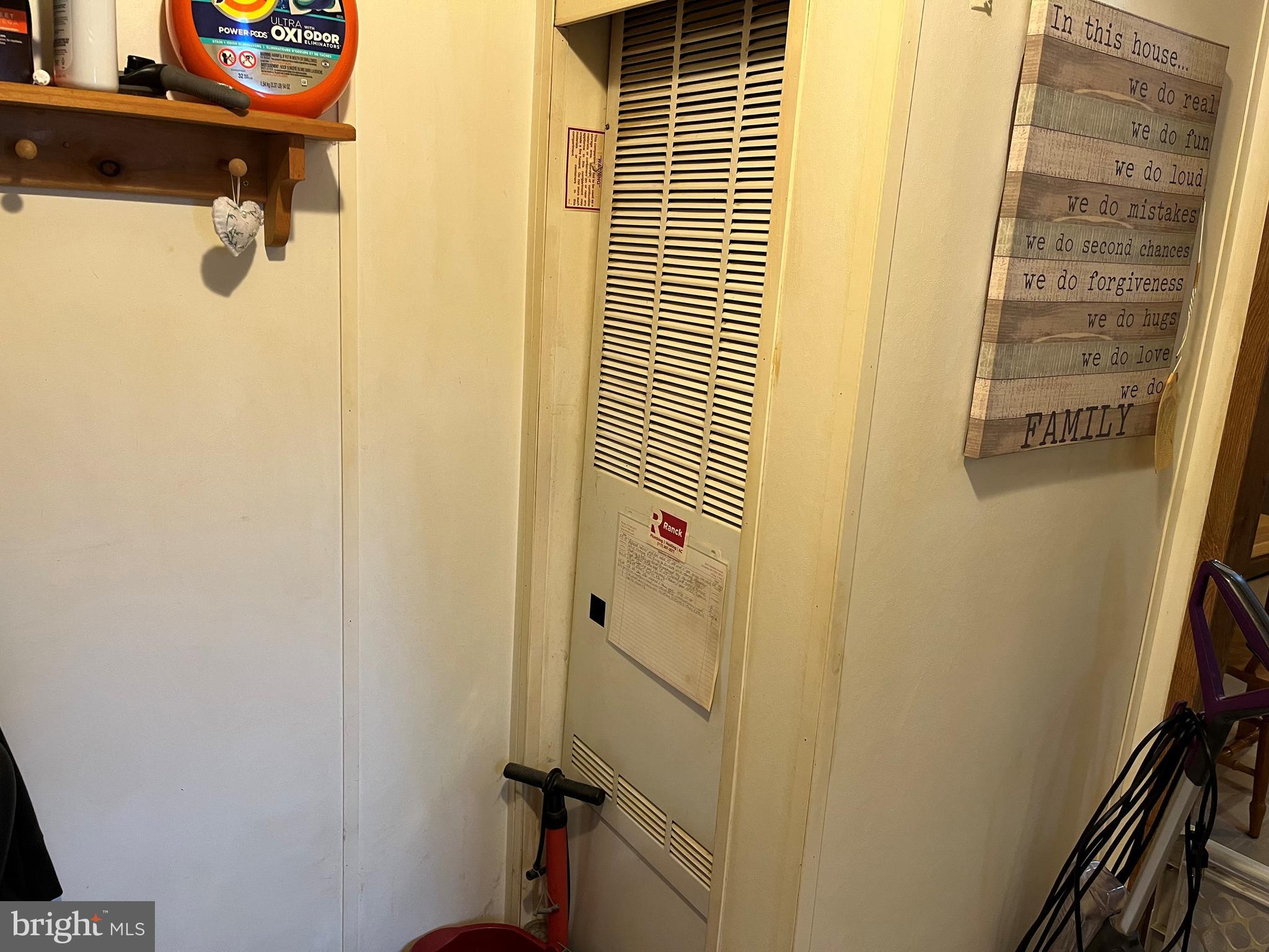 LOG CABIN COURT - Residential