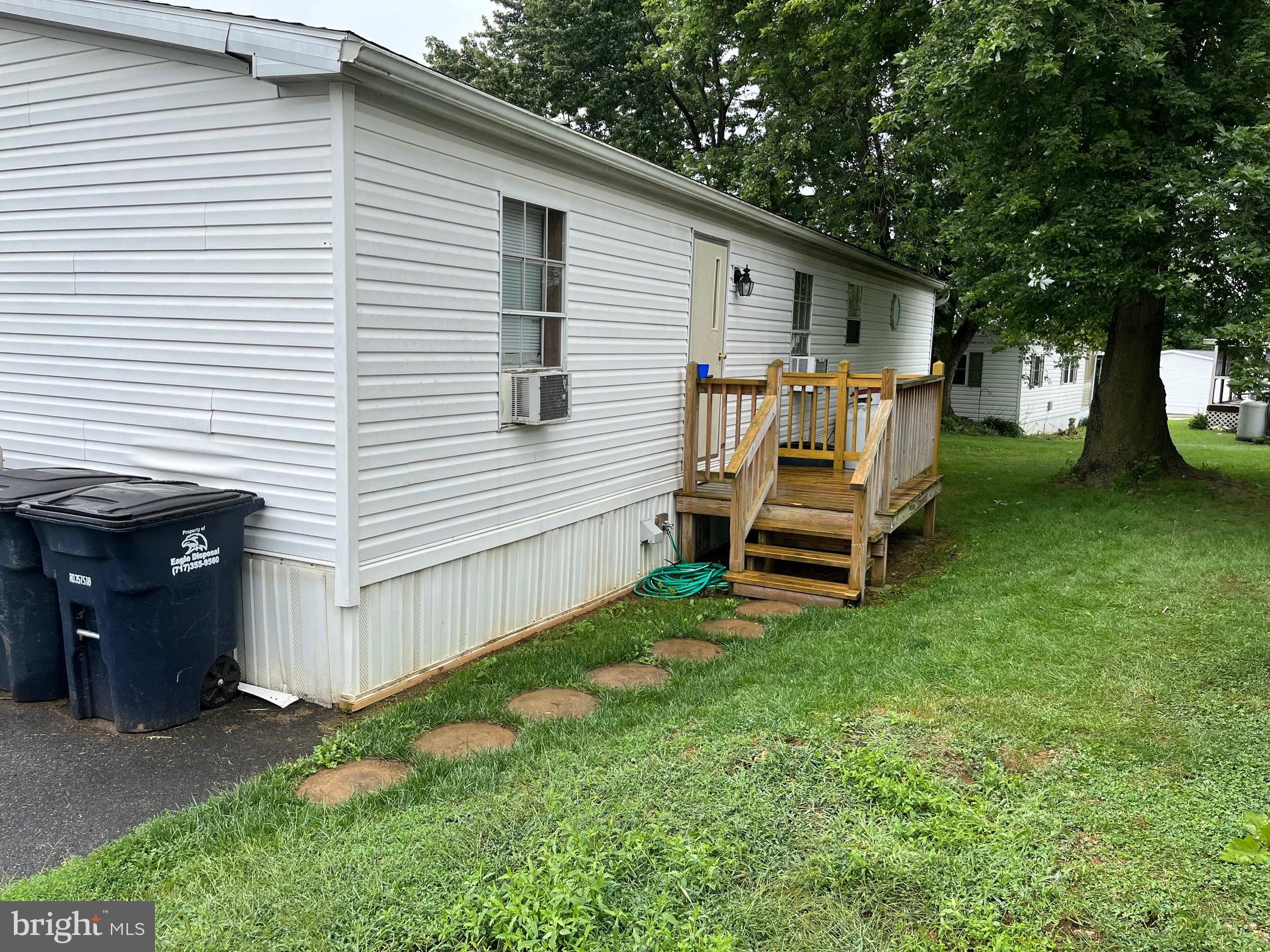 LOG CABIN COURT - Residential