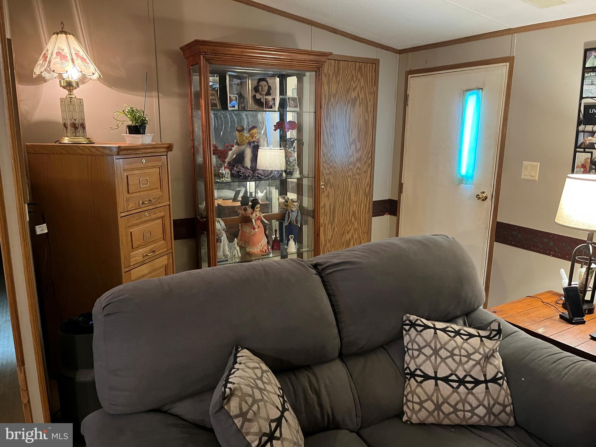 LOG CABIN COURT - Residential