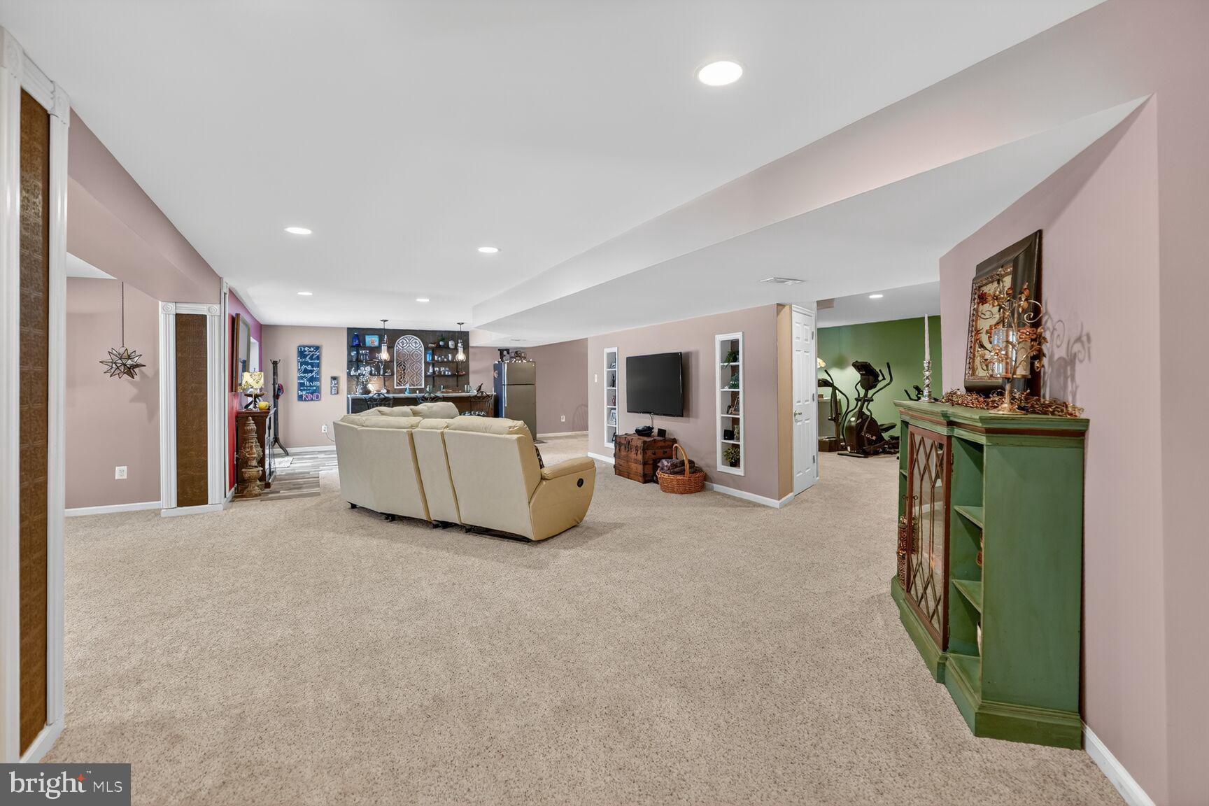 WOODSYDE ESTATES - Residential