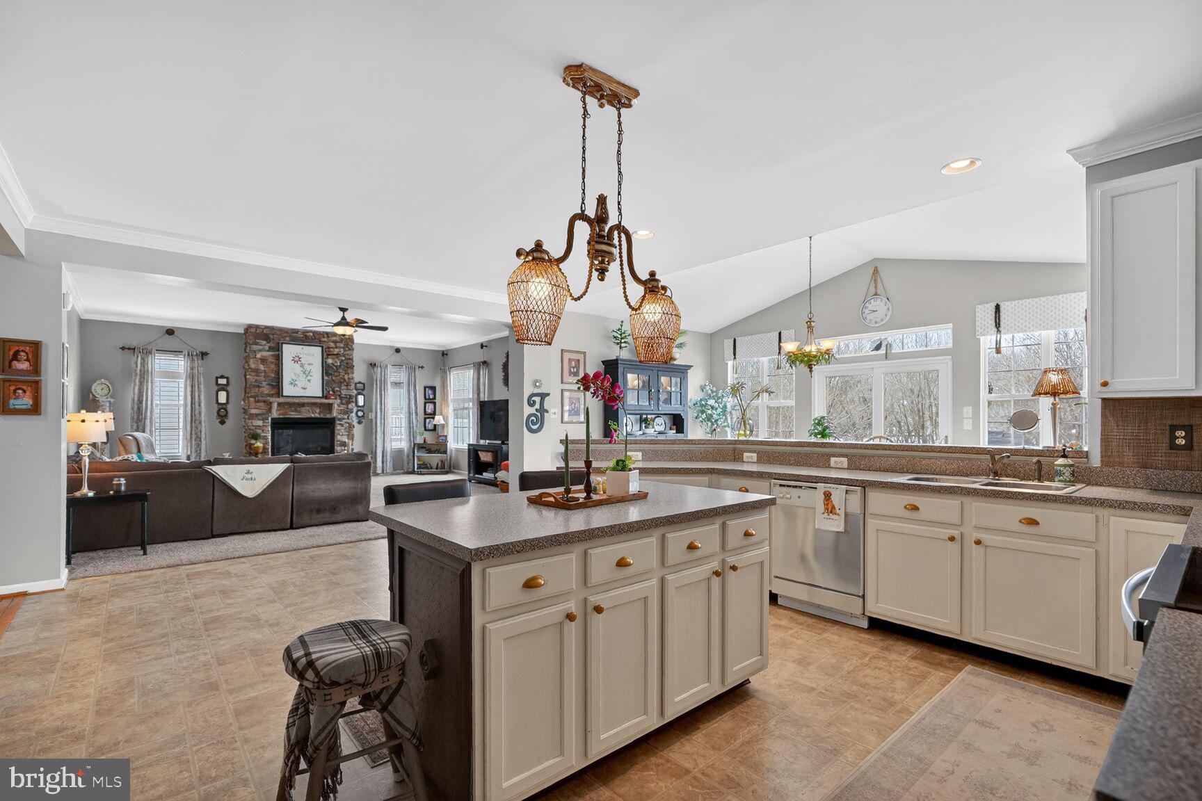 WOODSYDE ESTATES - Residential