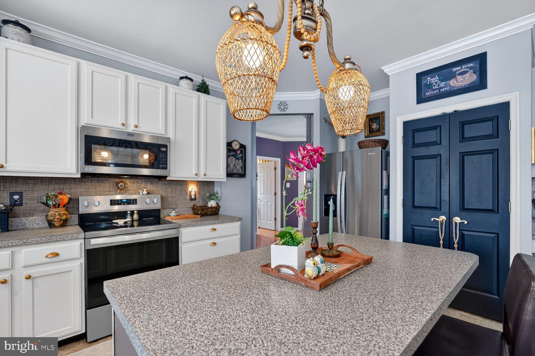 WOODSYDE ESTATES - Residential