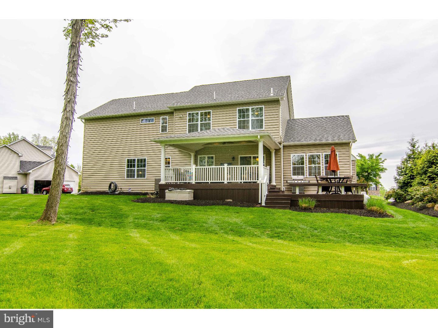 WOODED RIDGE - Residential