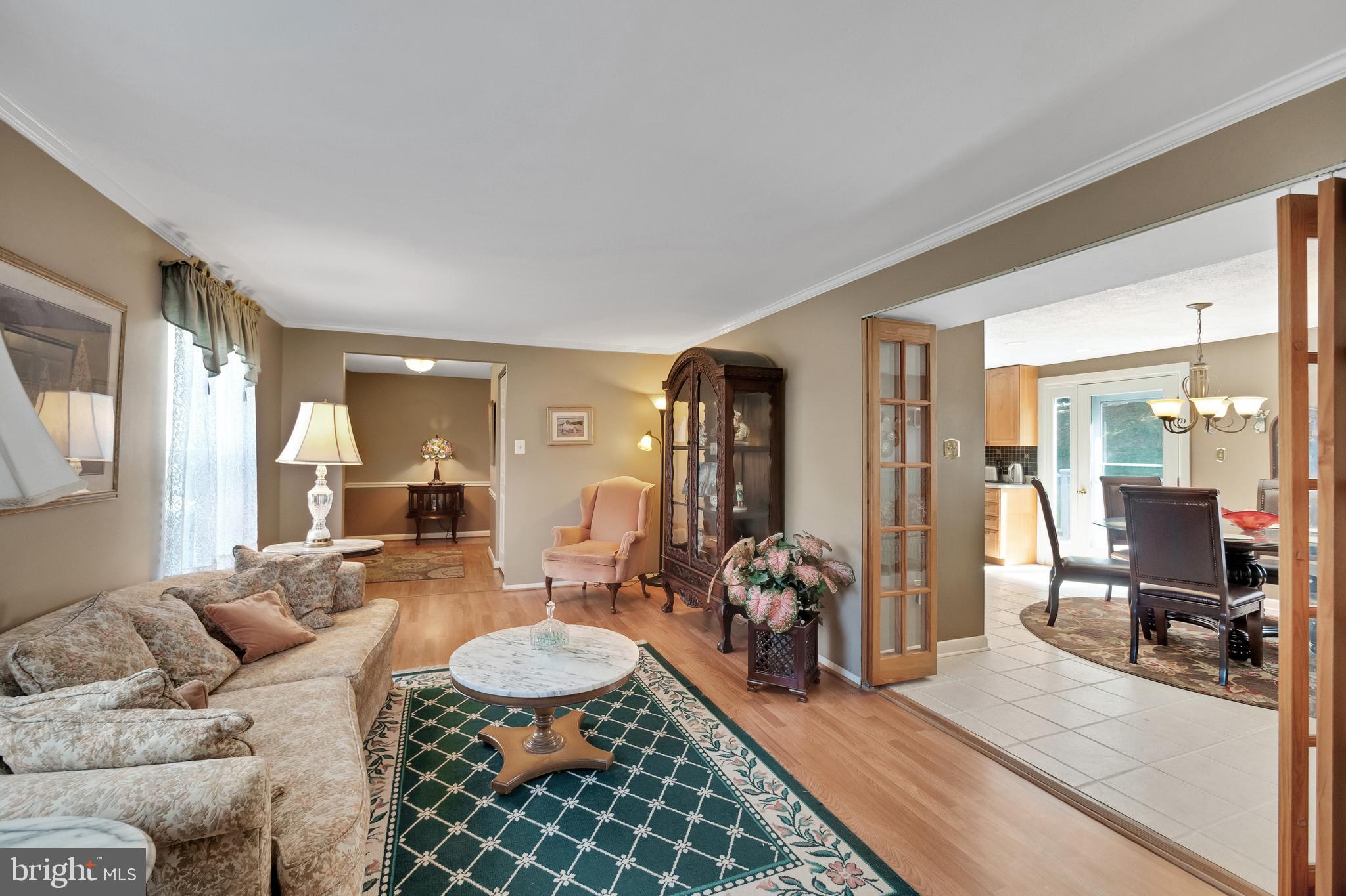 MID COUNTY VIEW - Residential