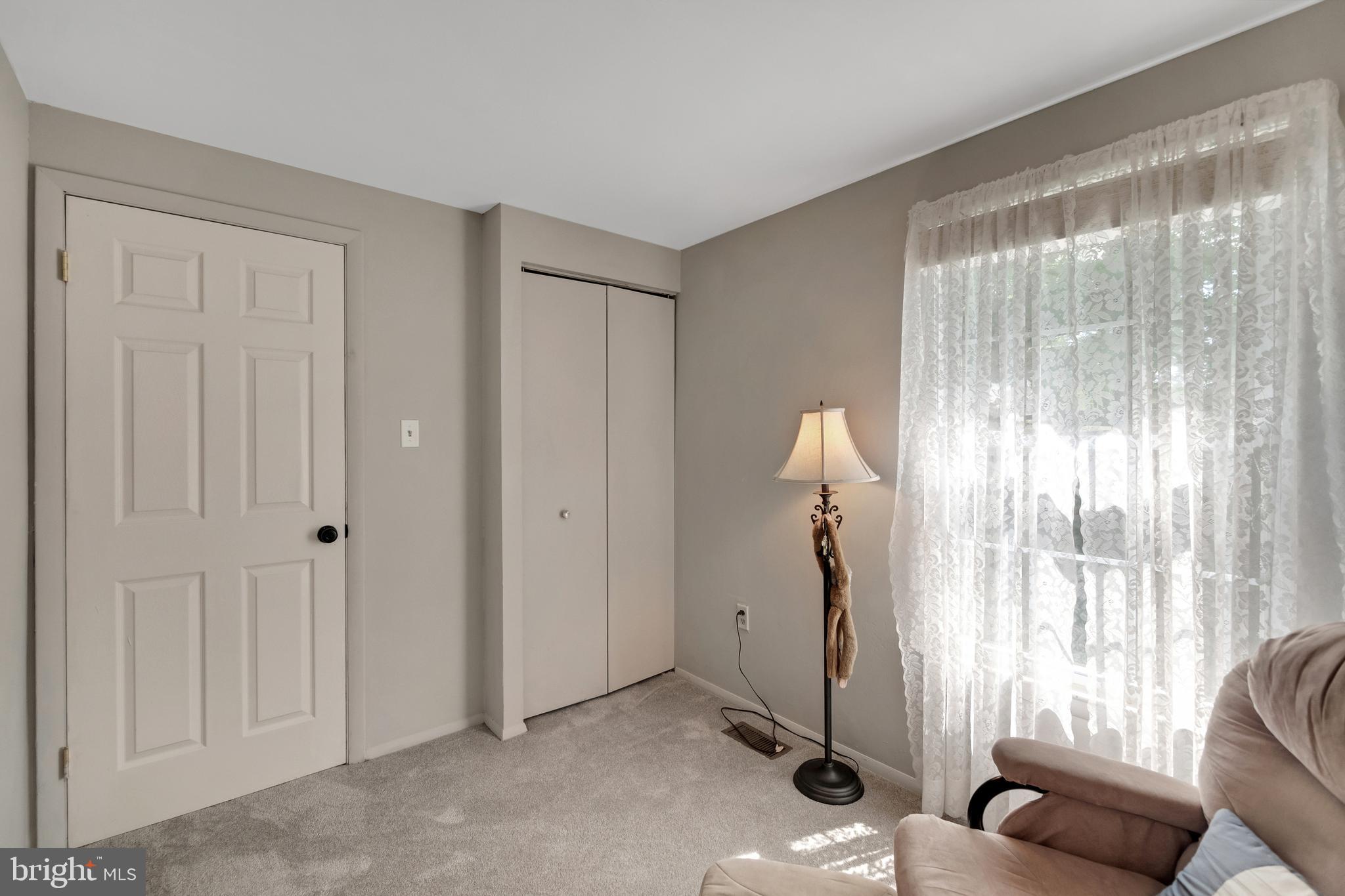 MID COUNTY VIEW - Residential