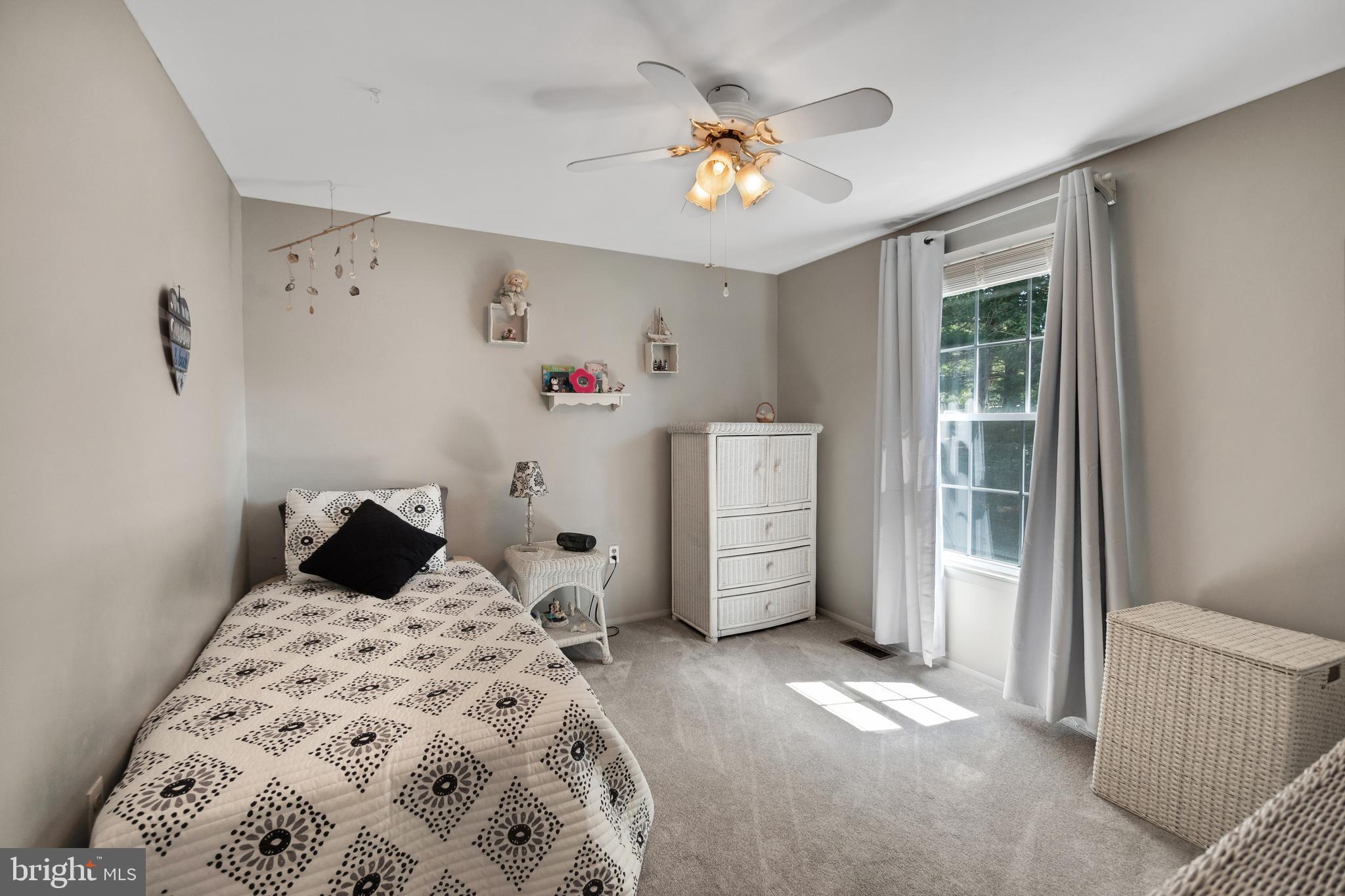 MID COUNTY VIEW - Residential