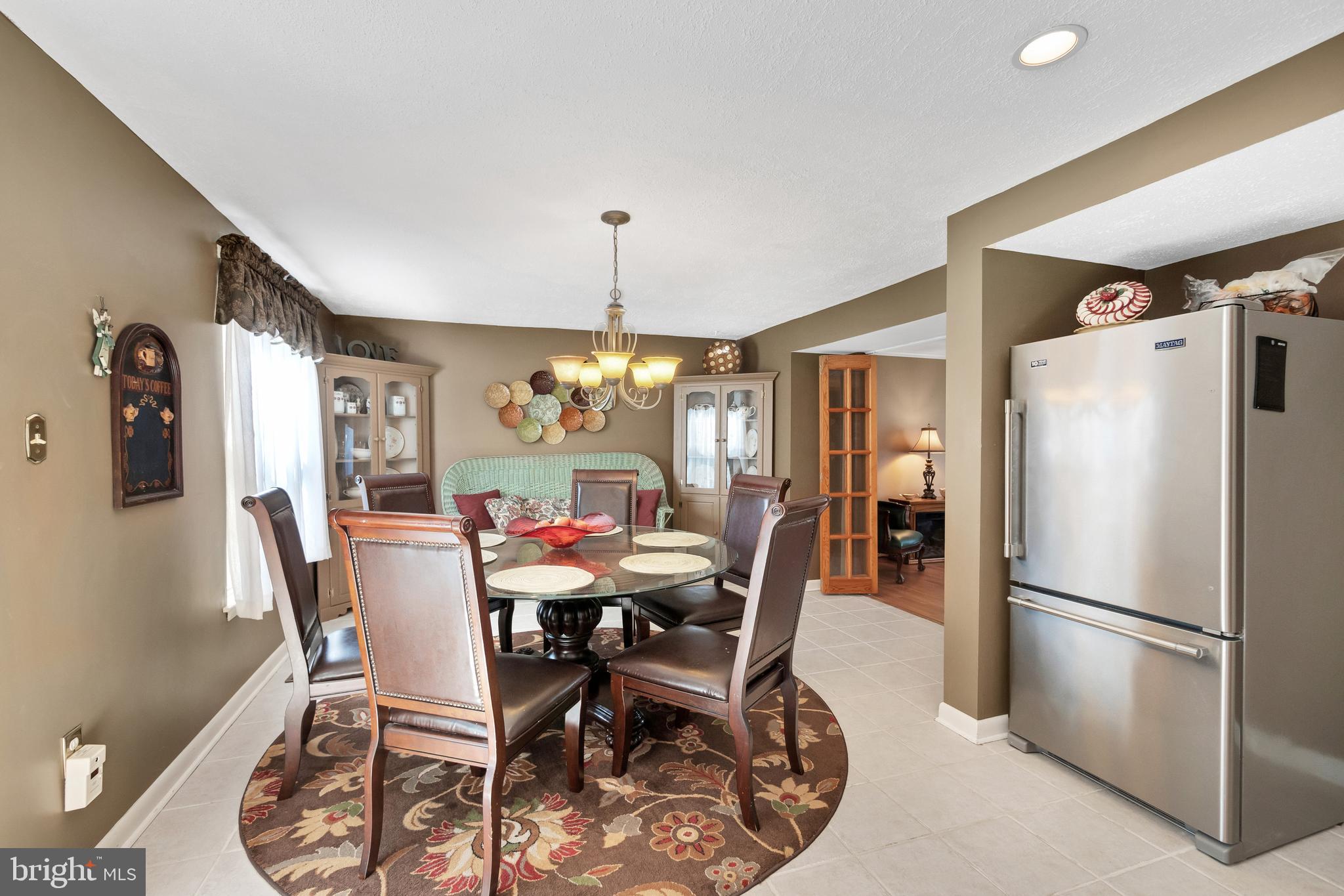 MID COUNTY VIEW - Residential