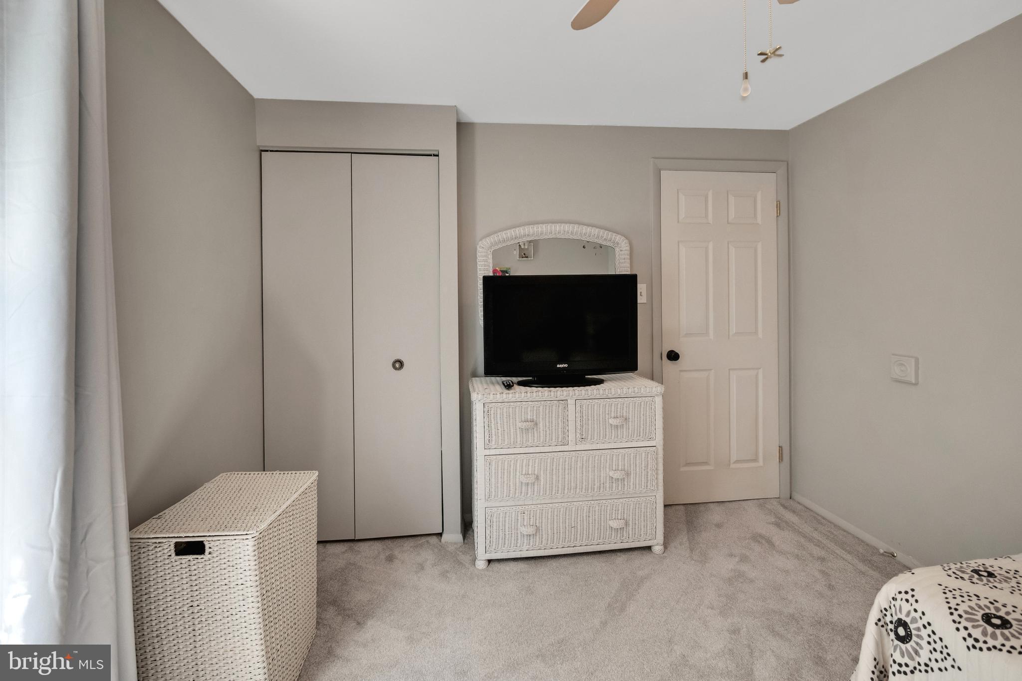 MID COUNTY VIEW - Residential