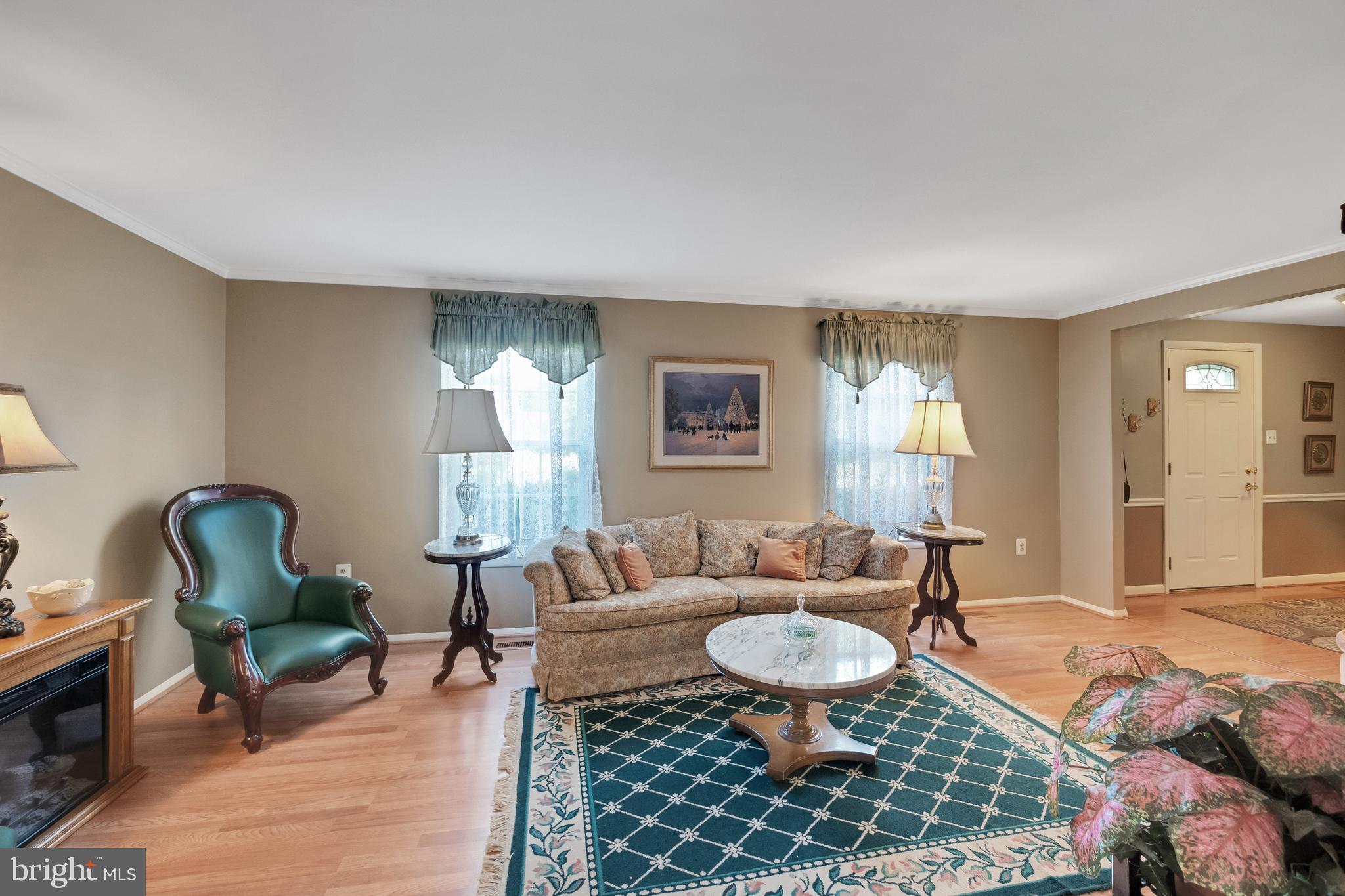 MID COUNTY VIEW - Residential