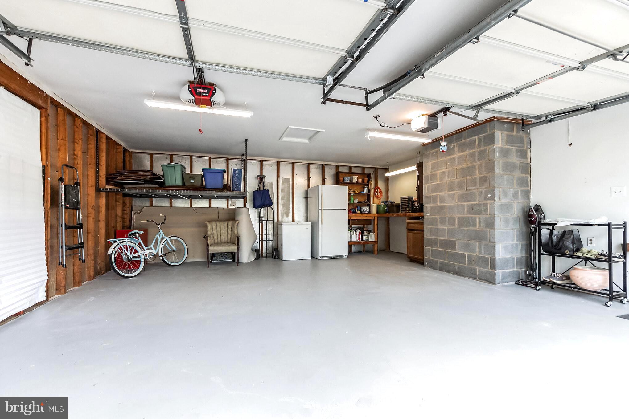 MID COUNTY VIEW - Residential