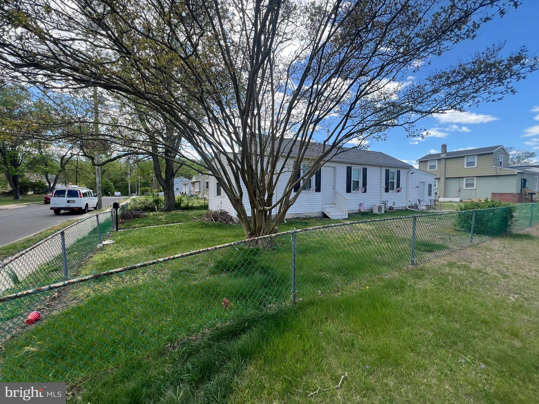 1302 SCOTT AVENUE