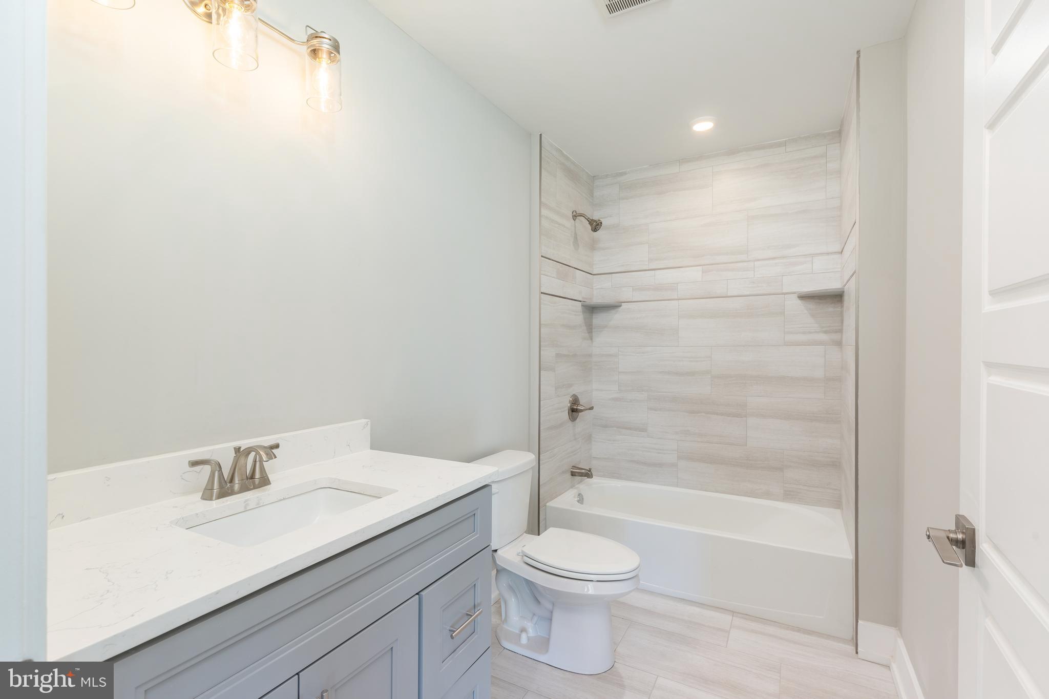 TEMPLE UNIVERSITY - Residential Lease