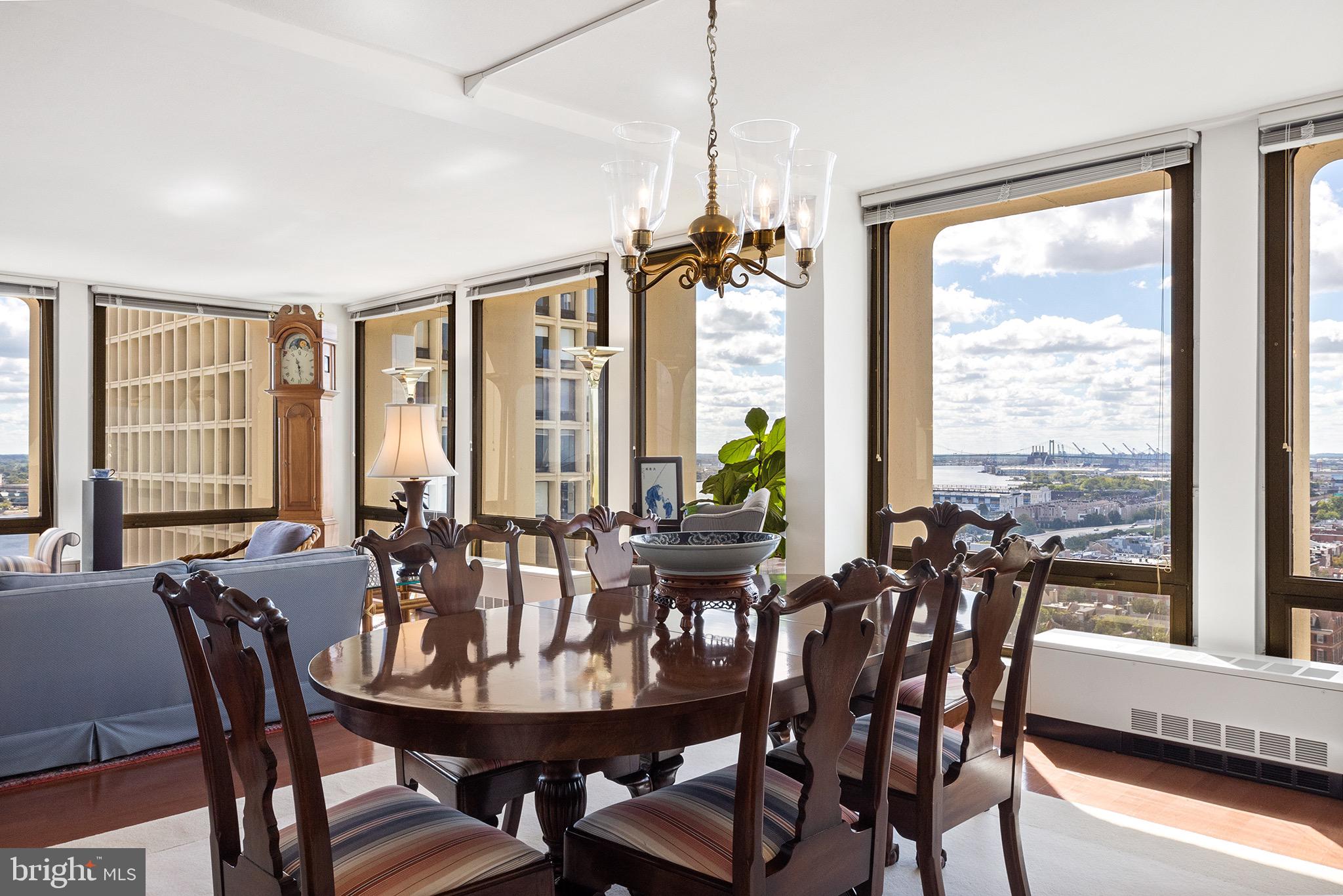 SOCIETY HILL - Residential