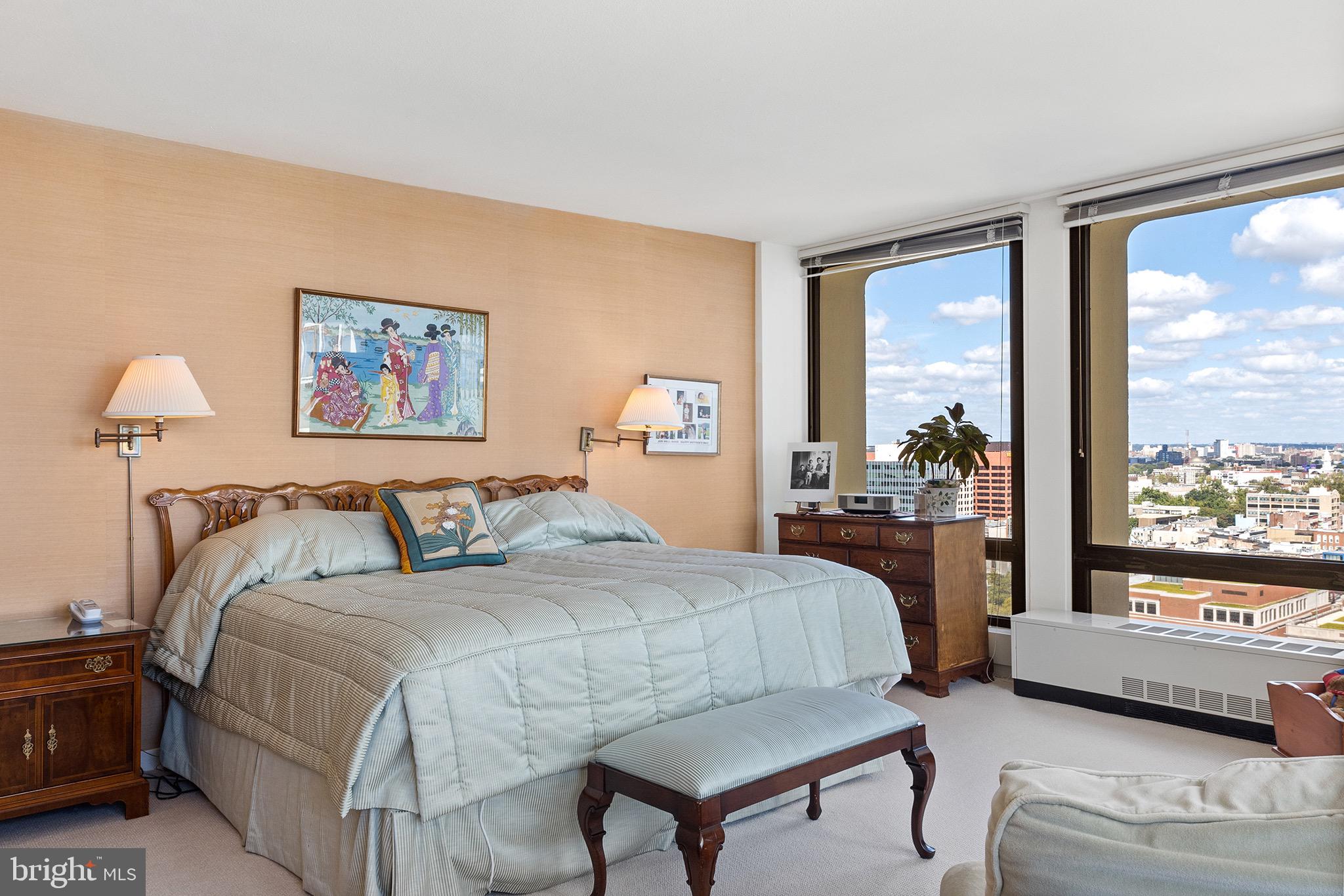 SOCIETY HILL - Residential