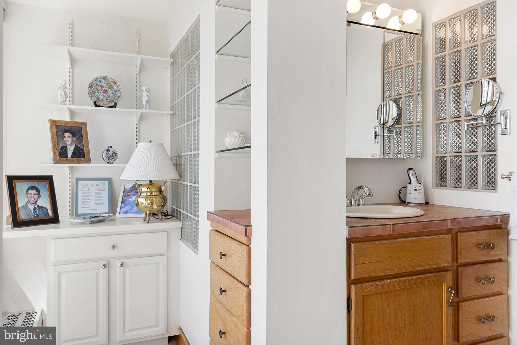 SOCIETY HILL - Residential