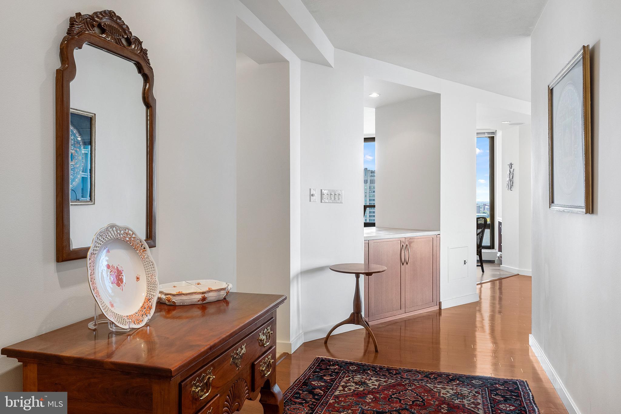 SOCIETY HILL - Residential