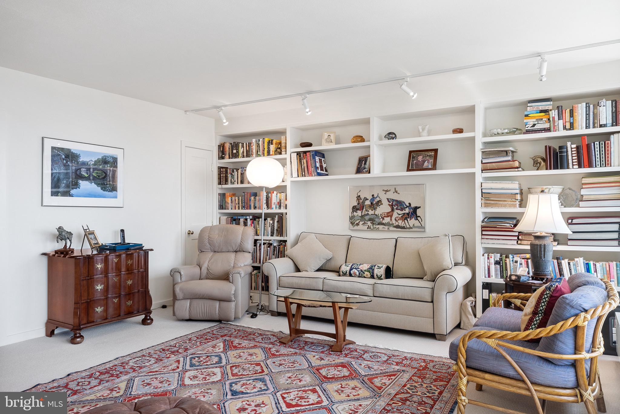 SOCIETY HILL - Residential