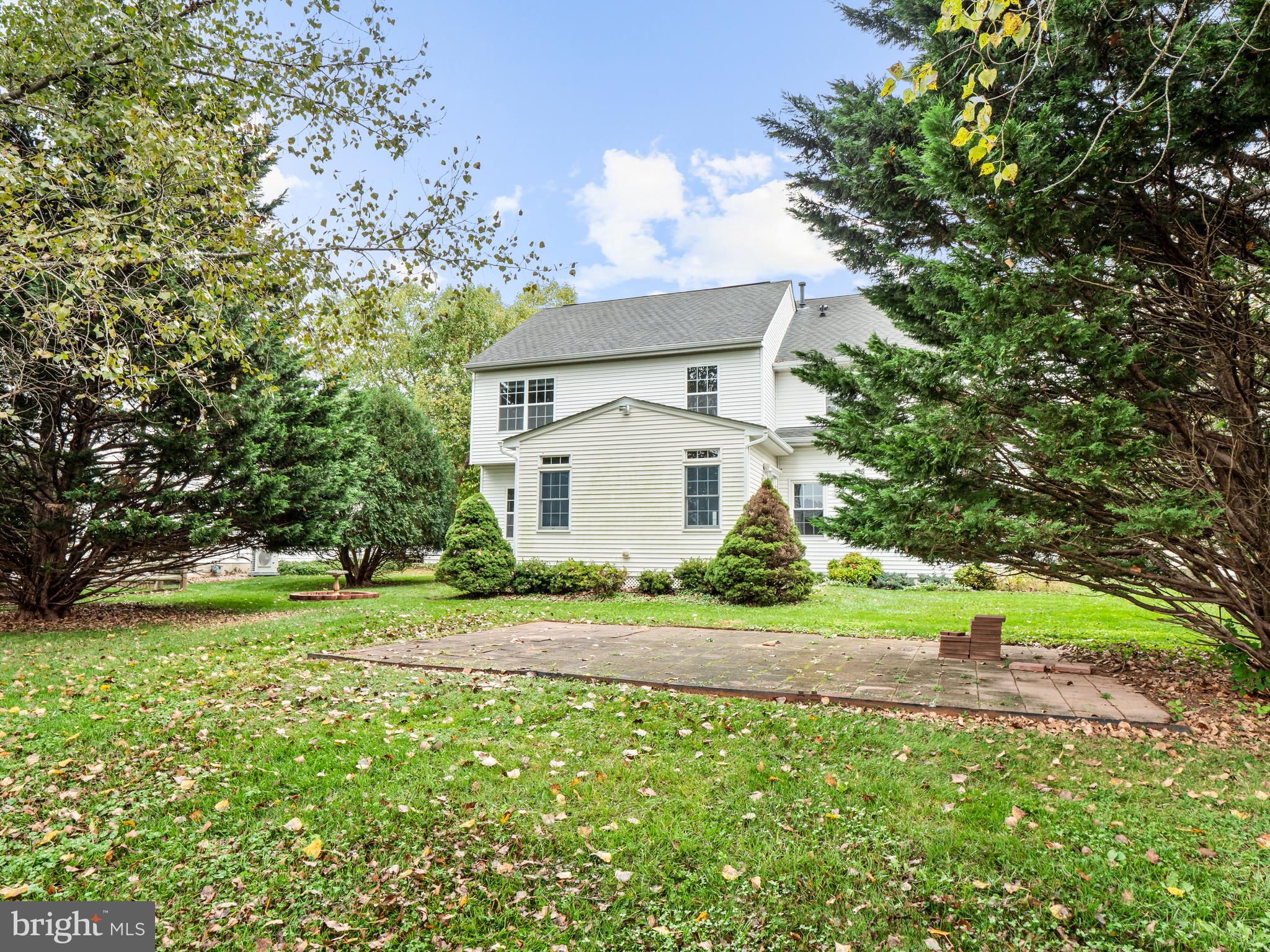 DEARBOUGHT - Residential Lease