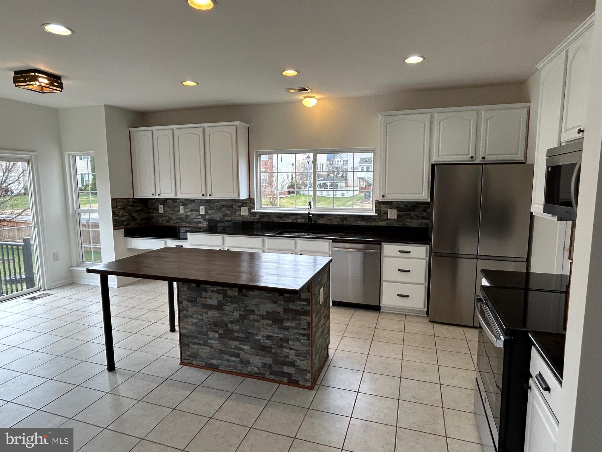 THE GALLERY - Residential Lease