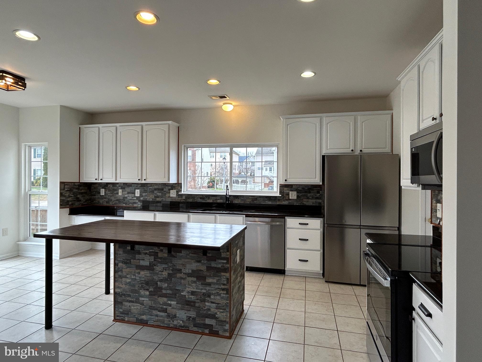 THE GALLERY - Residential Lease