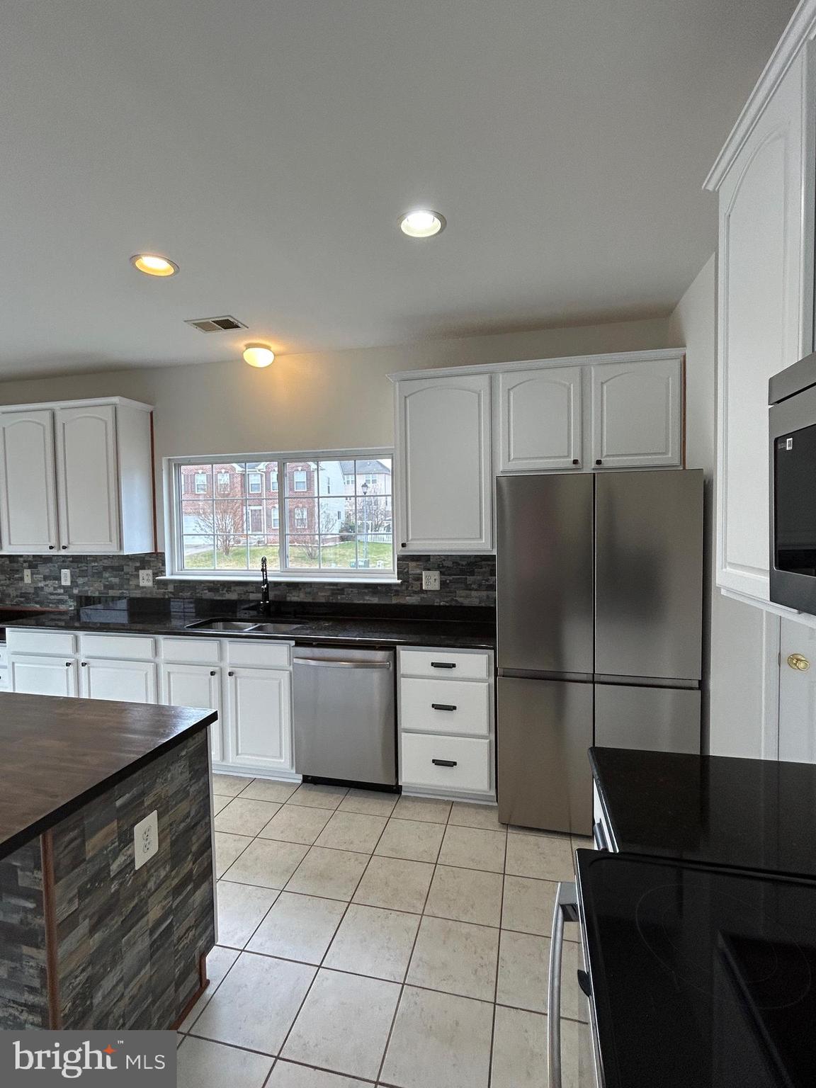 THE GALLERY - Residential Lease