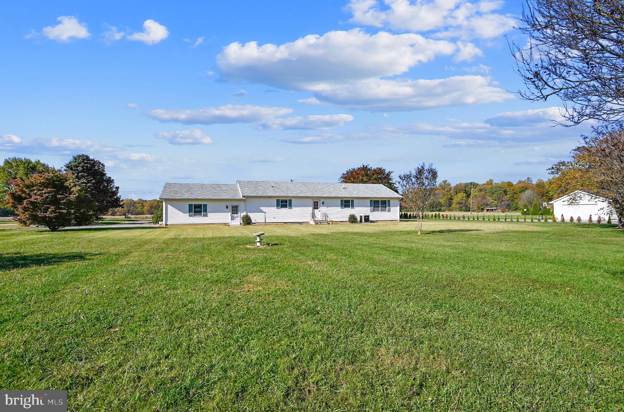 BROAD NECK - Residential