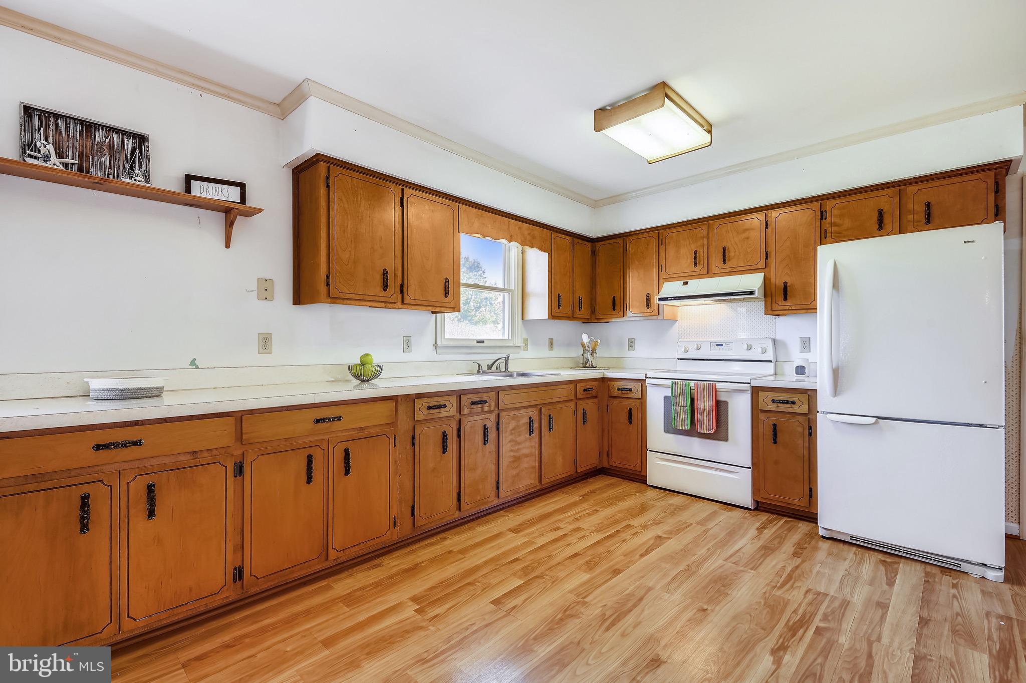 BROAD NECK - Residential