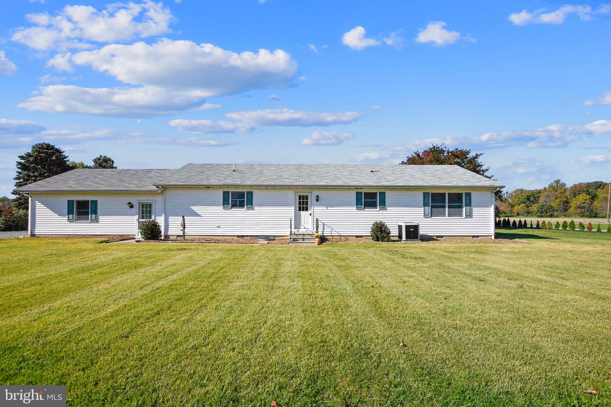 BROAD NECK - Residential