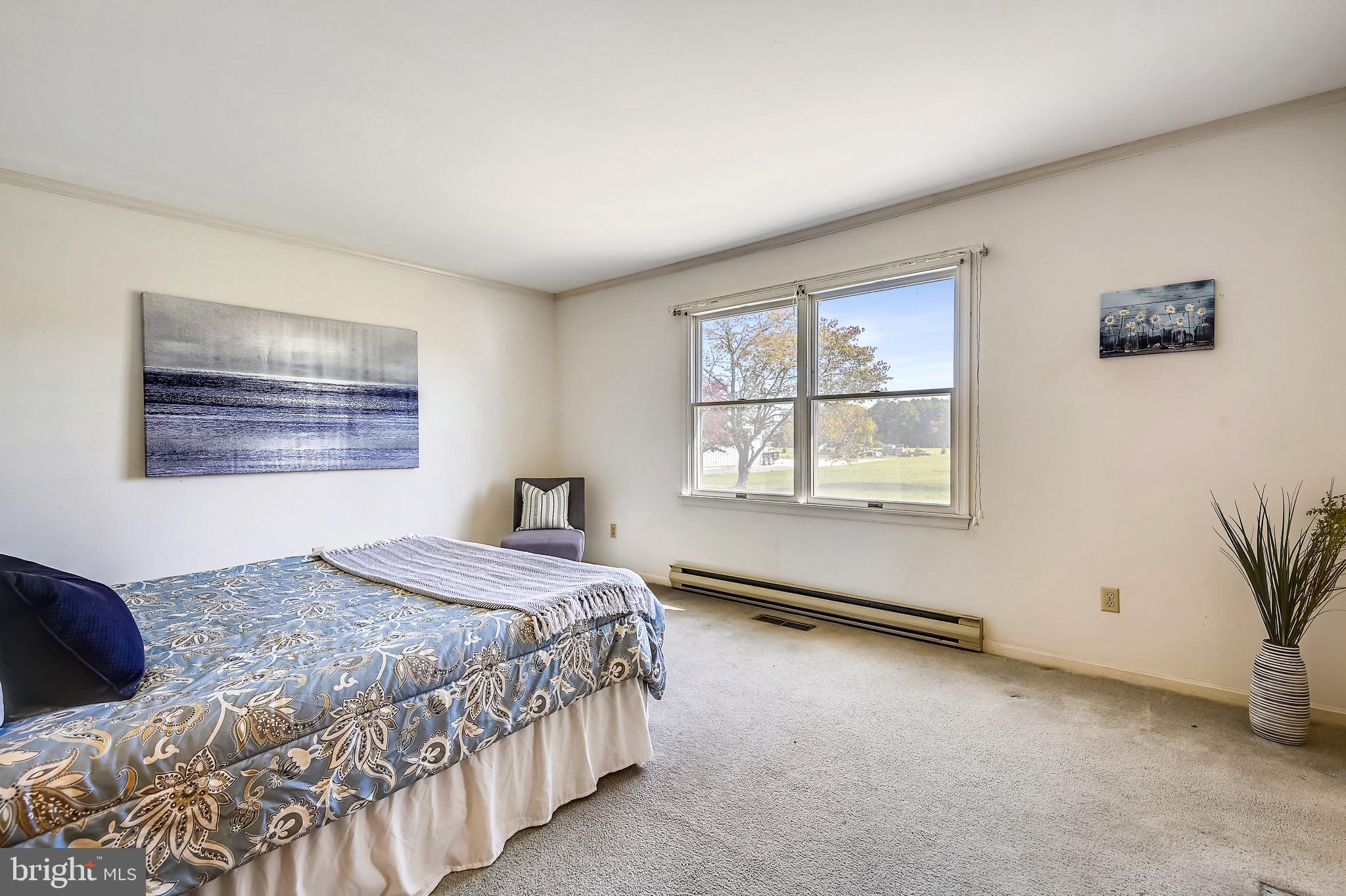 BROAD NECK - Residential