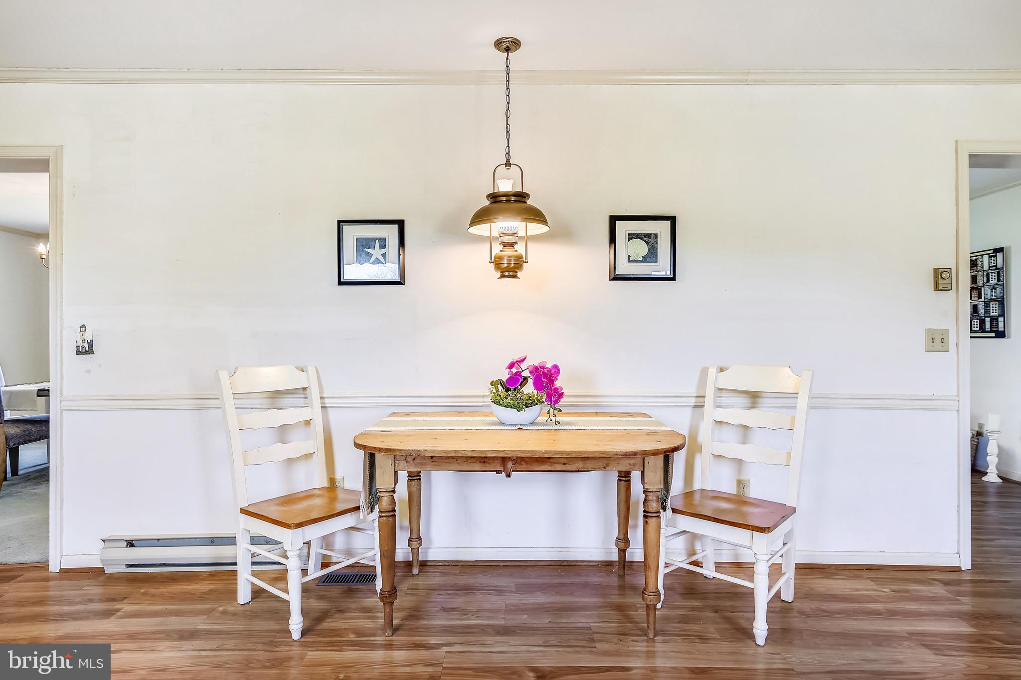 BROAD NECK - Residential