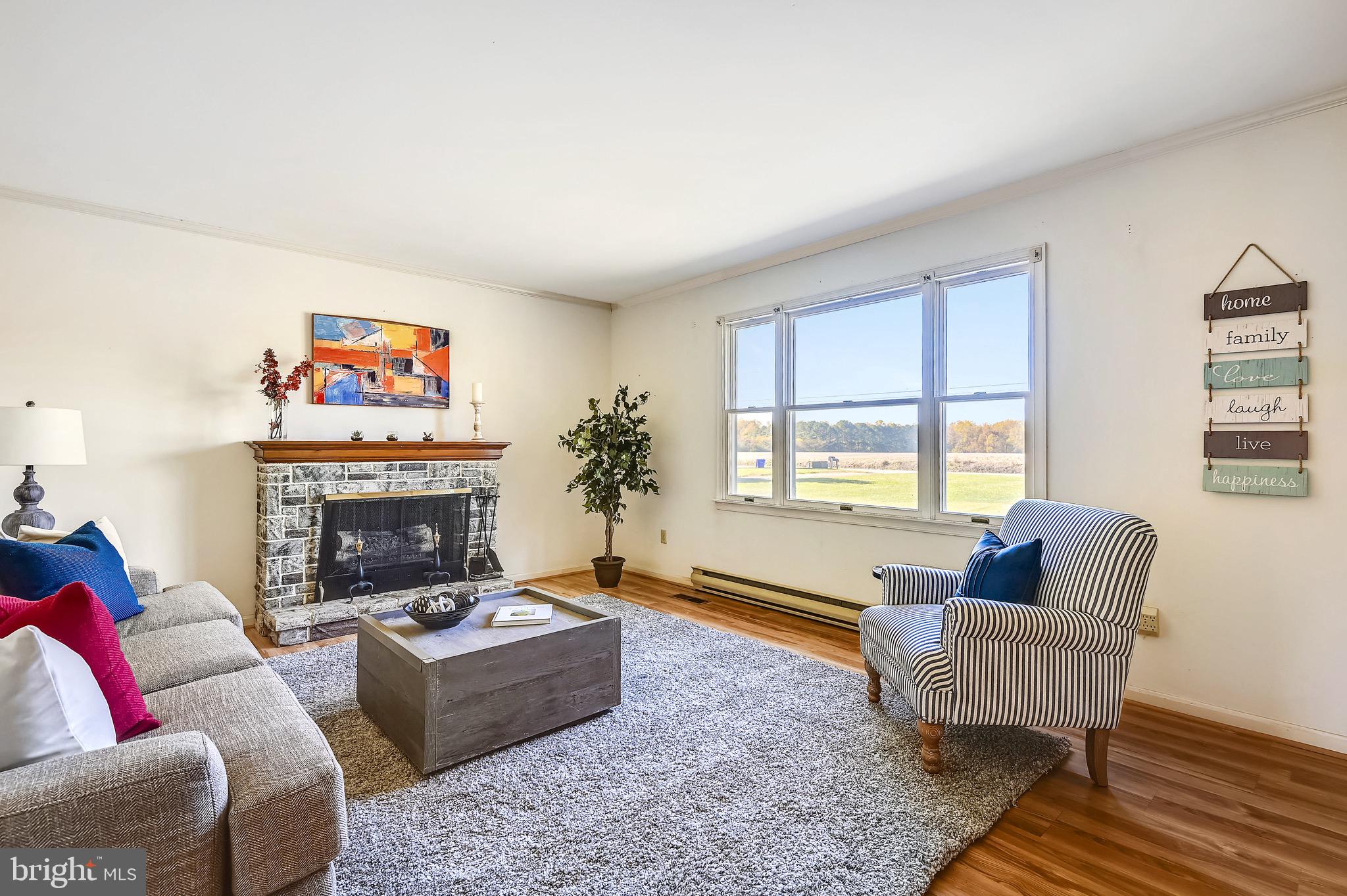 BROAD NECK - Residential