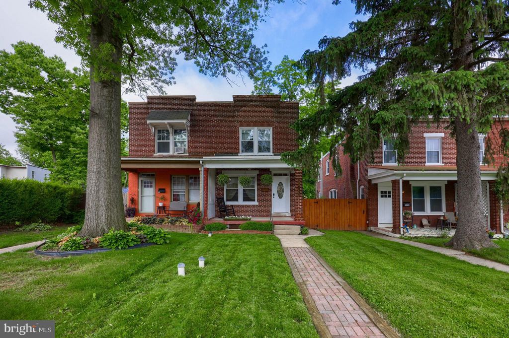 Photo of 530 S West End Avenue, Lancaster, PA 17603 (MLS # PALA2051244)