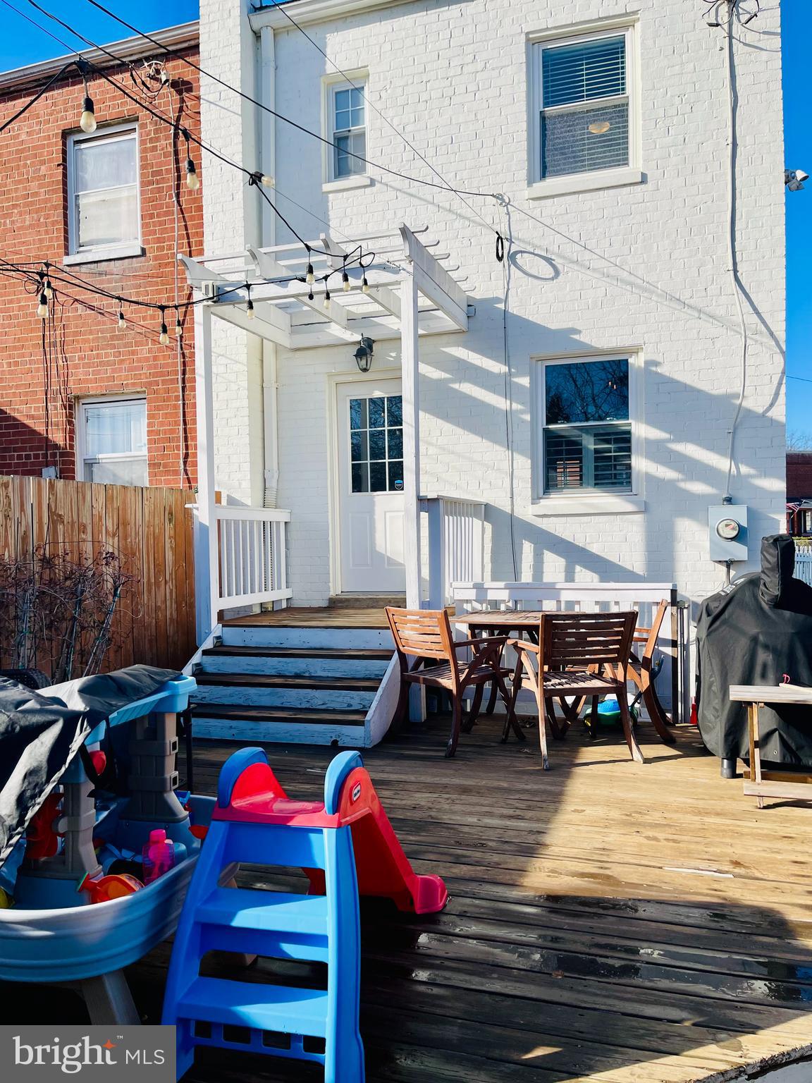 RIVER TERRACE - Residential Lease