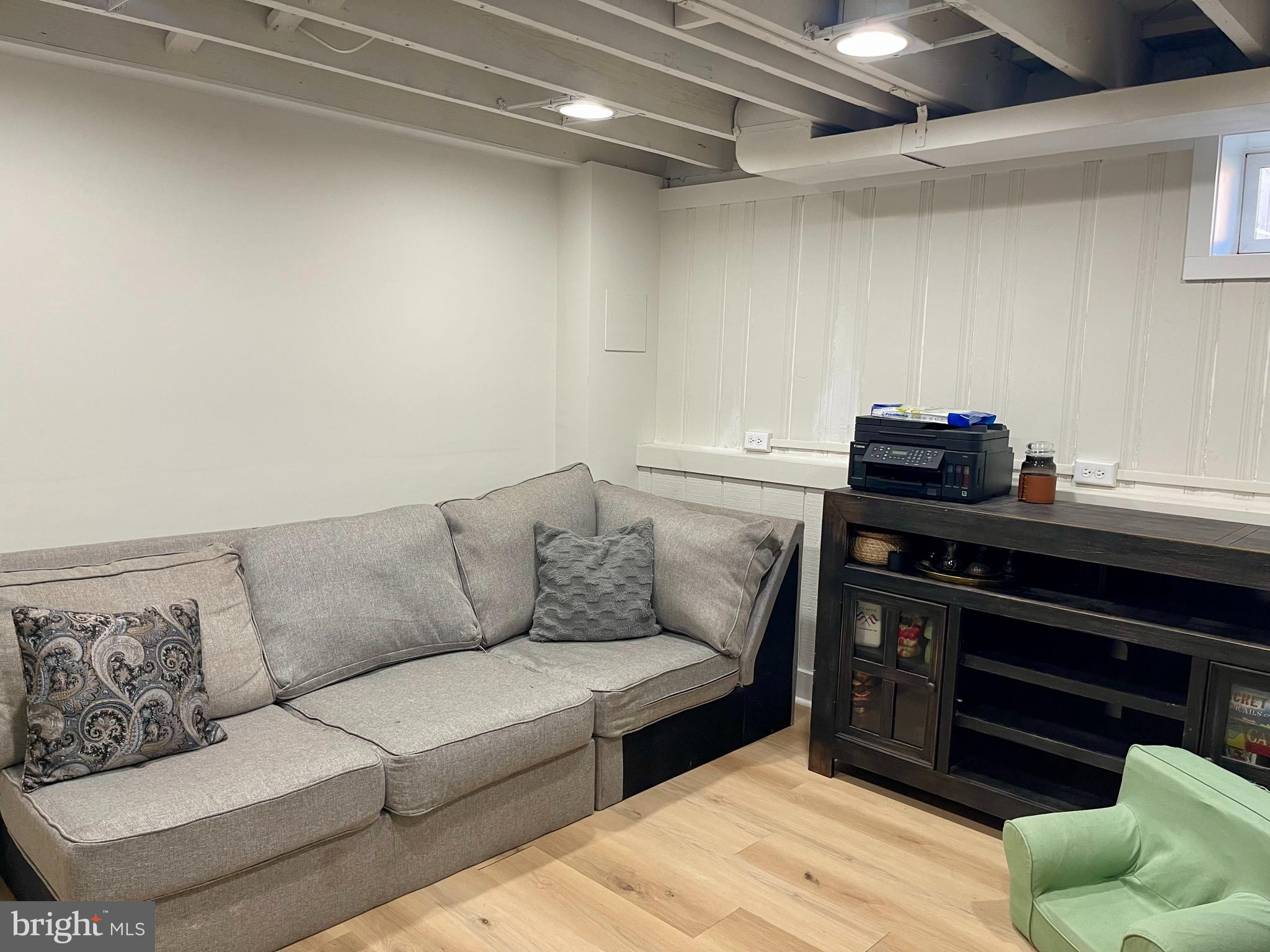 RIVER TERRACE - Residential Lease