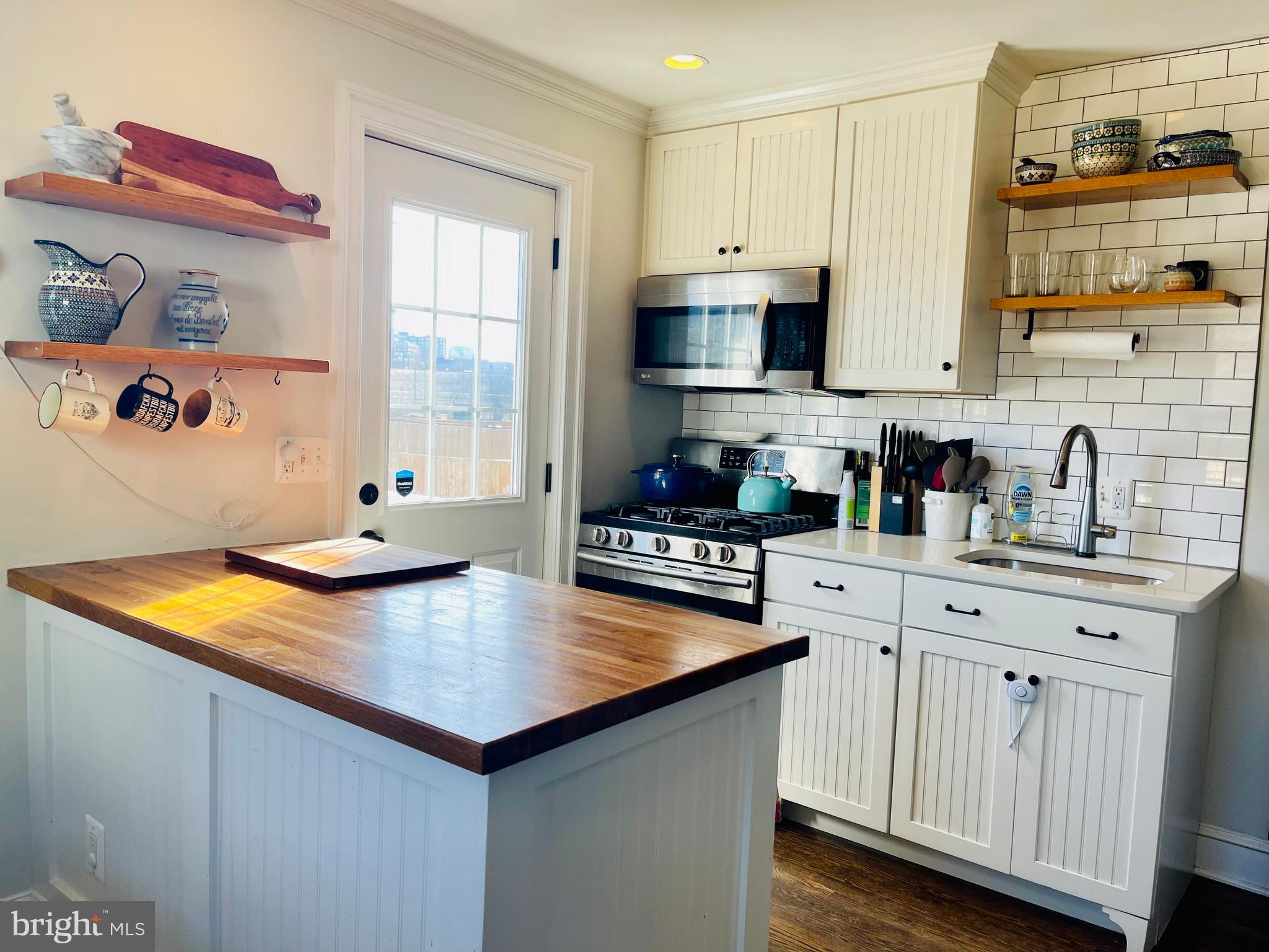 RIVER TERRACE - Residential Lease