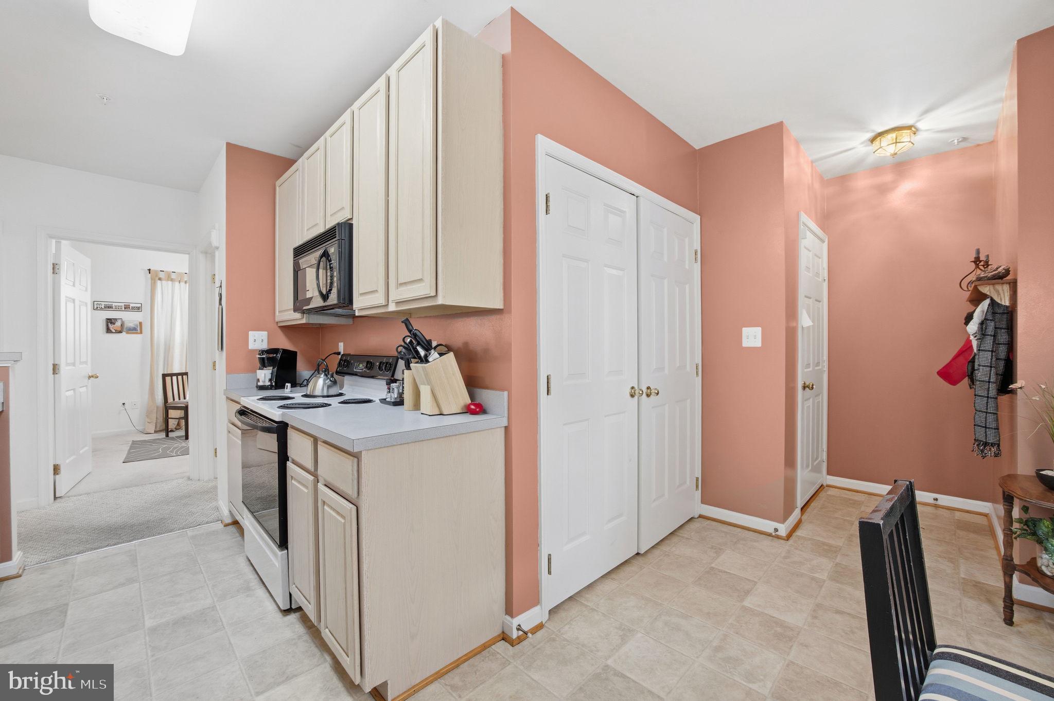 HOLLINGTON - Residential