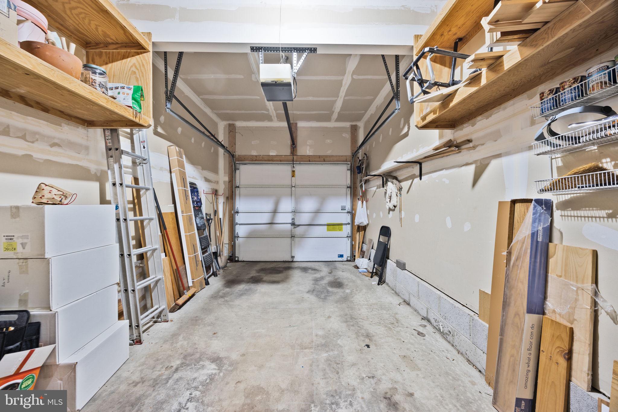 HOLLINGTON - Residential