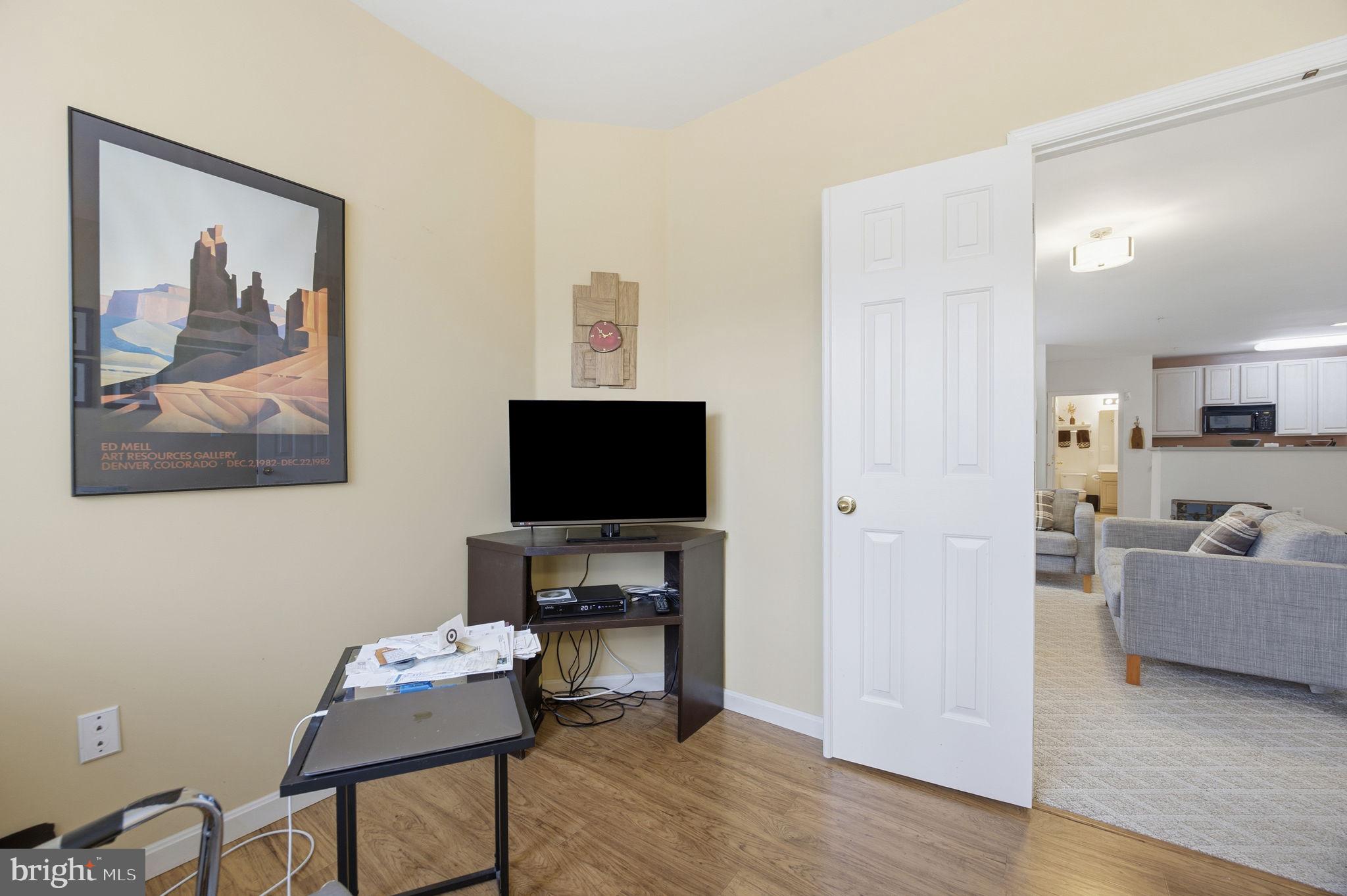 HOLLINGTON - Residential