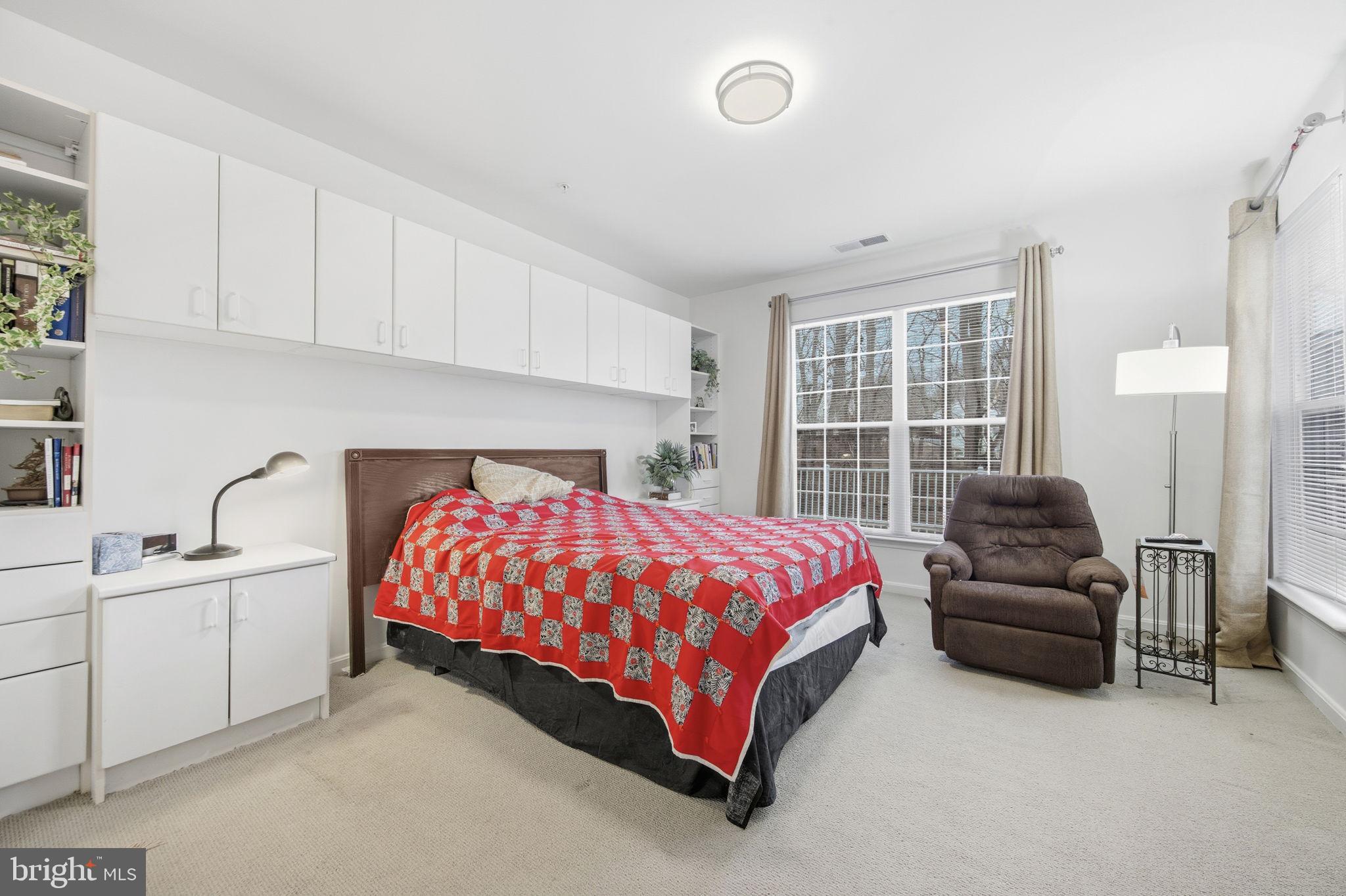 HOLLINGTON - Residential